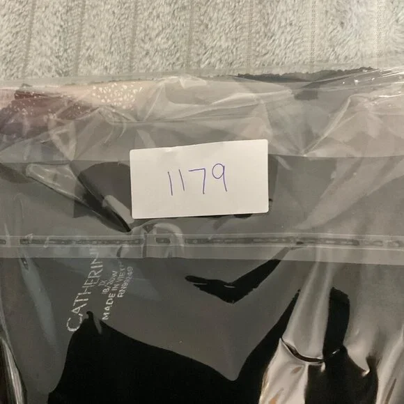 Catherines Top Womens 1X Black Lace Overlay Sharkbite Hem V-Neck Office Work - Picture 9 of 9